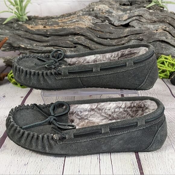 Minnetonka Jr. Trapper Moccasin Slippers - Picture 4 of 9